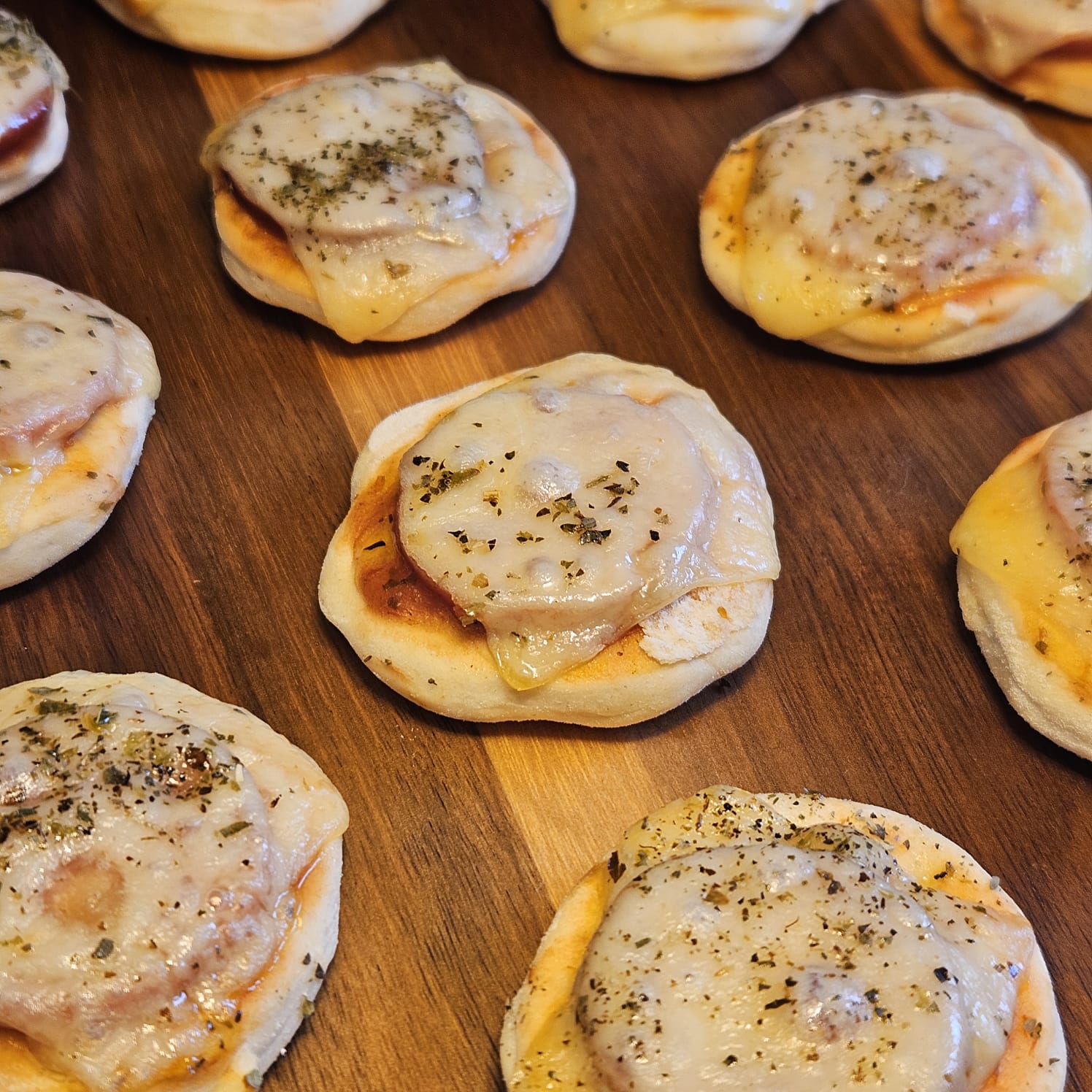 Mini Pizza de Calabresa