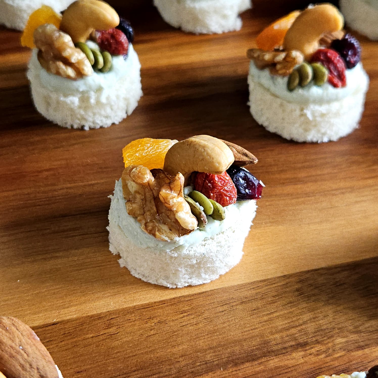 Canapé de Gorgonzola e Frutas Secas