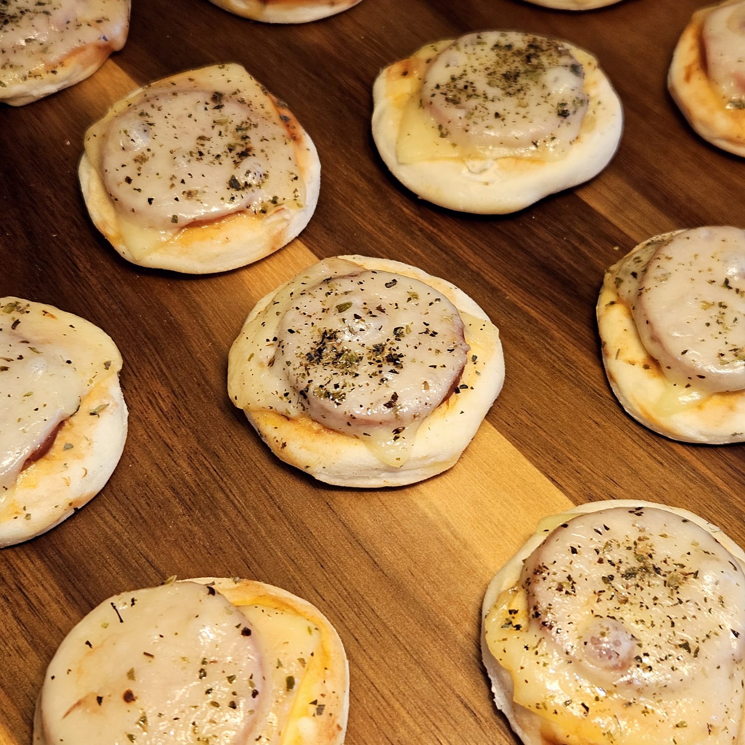 Mini Pizza de Calabresa