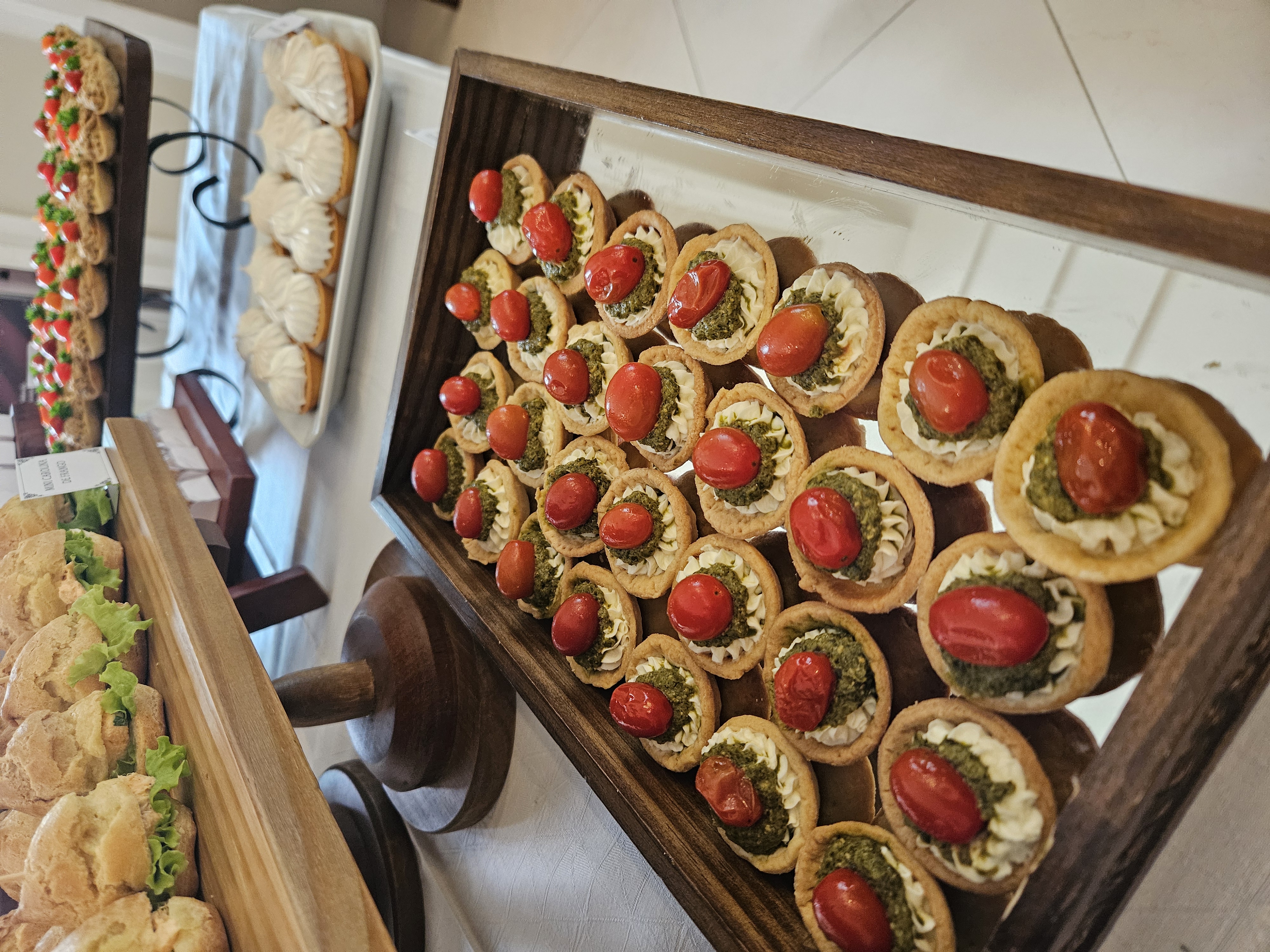 Tartelete de Creme de Burrata e Tomate Confit